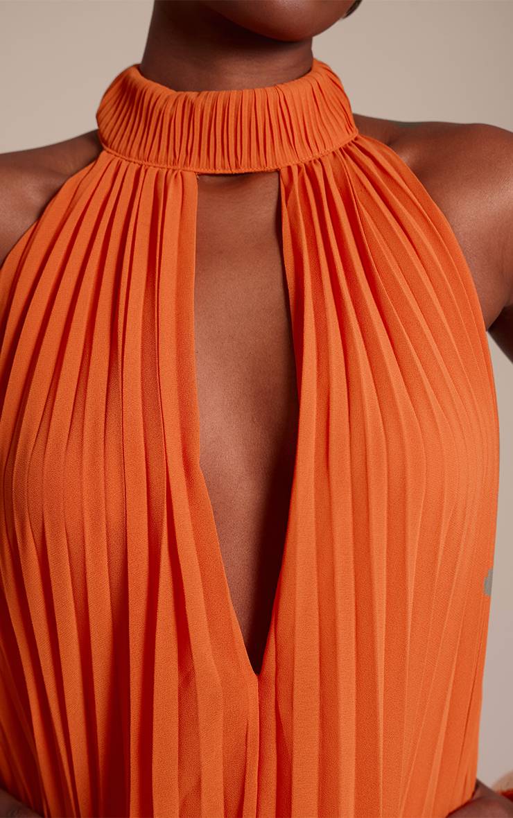 Orange Robe Longue Plissée À Col Montant