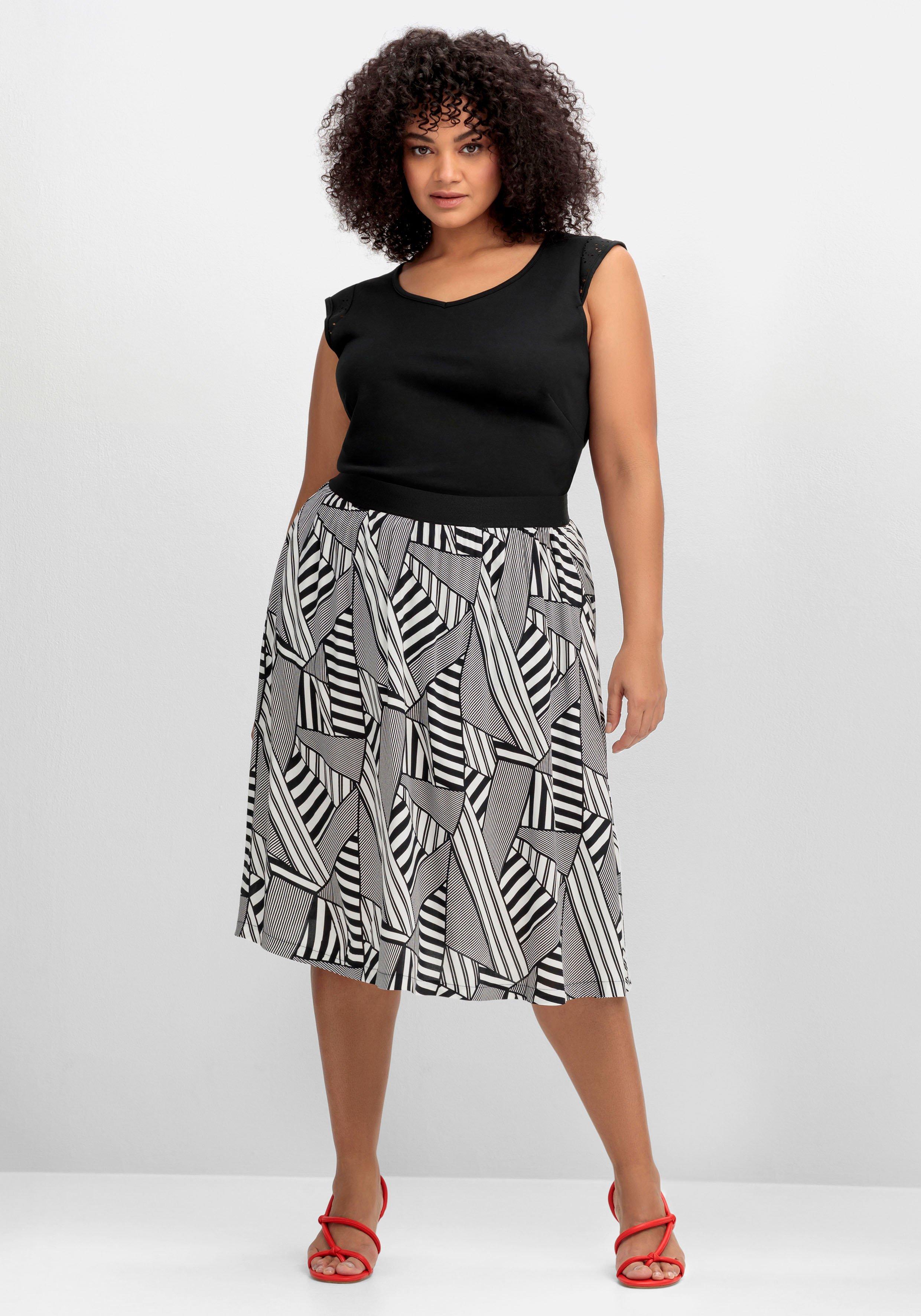 Top mit Lasercut-Muster am Ärmel